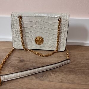 NWOT - Tory Burch Ivory Croc-Embossed Crossbody Bag with Gold Chain